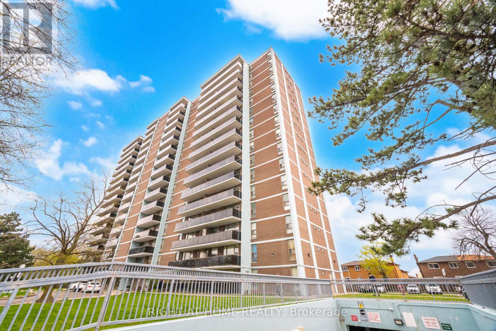 907 - 235 GRANDRAVINE DRIVE