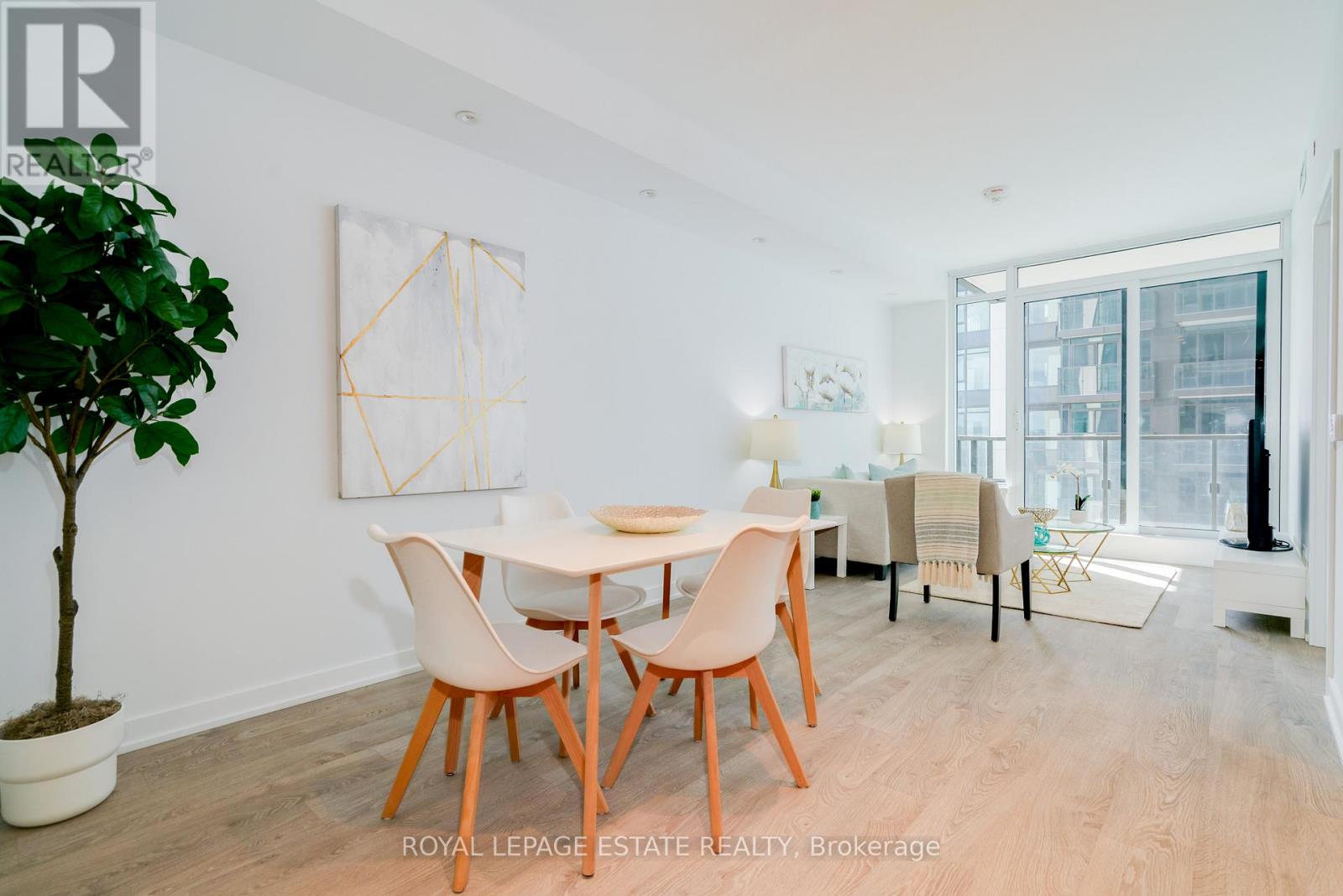 1711 - 1926 Lake Shore Boulevard W, Toronto, Ontario  M6S 1A1 - Photo 2 - W13116572