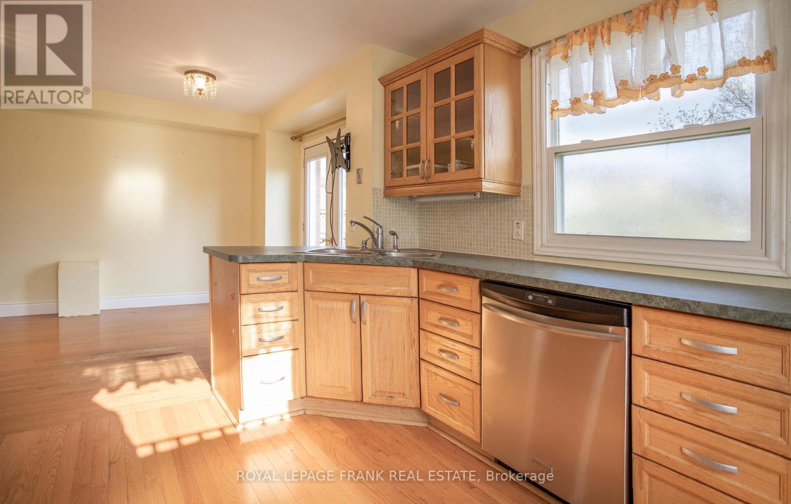 90 Hillhurst Crescent, Clarington, Ontario  L1E 2A3 - Photo 14 - E13116896