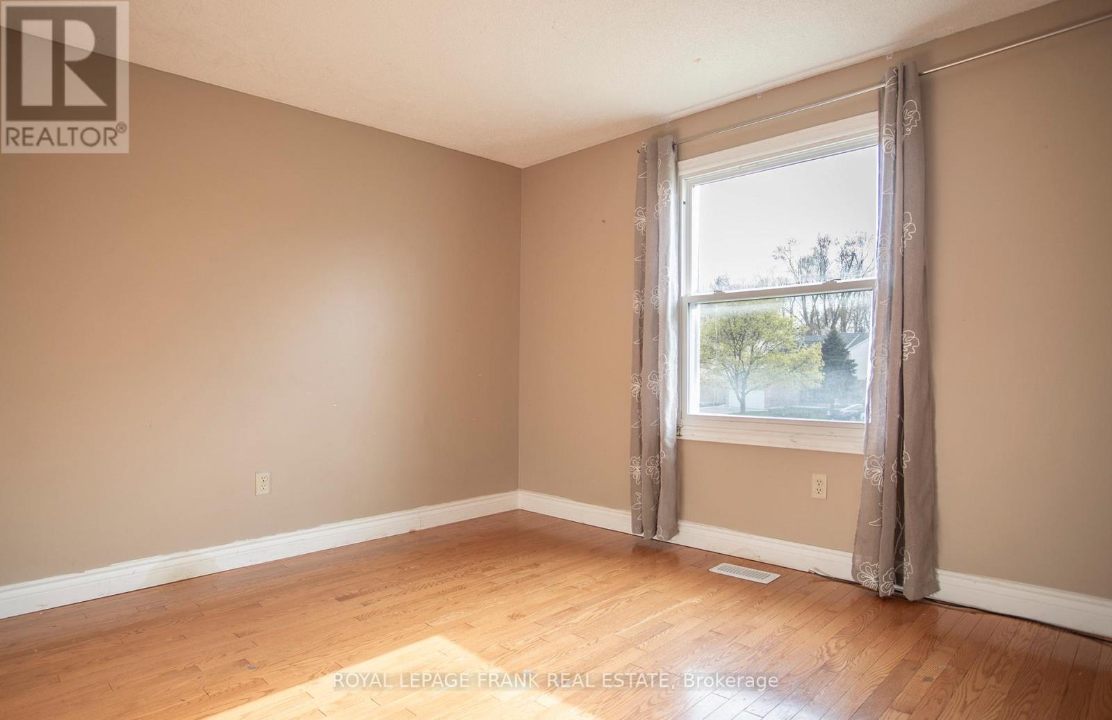 90 Hillhurst Crescent, Clarington, Ontario  L1E 2A3 - Photo 18 - E13116896