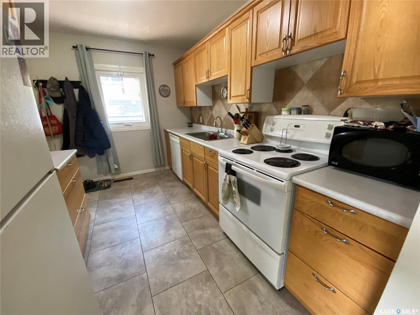 40 King Street W, Yorkton, Saskatchewan  S3N 0T8 - Photo 4 - SK028033
