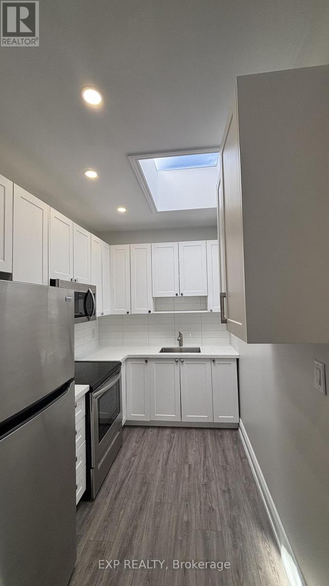 3 - 3289 Lakeshore Boulevard W, Toronto, Ontario  M8W 1M8 - Photo 7 - W13070040