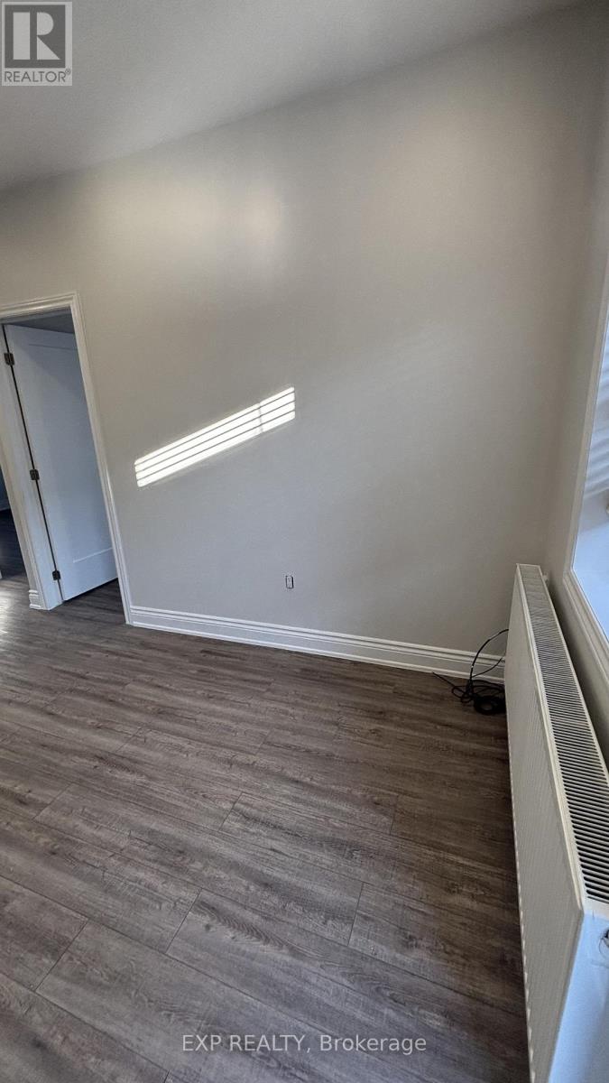 3 - 3289 Lakeshore Boulevard W, Toronto, Ontario  M8W 1M8 - Photo 2 - W13070040
