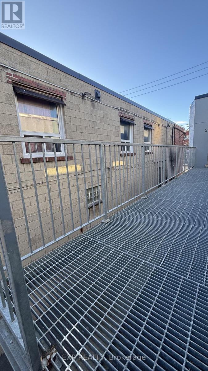 3 - 3289 Lakeshore Boulevard W, Toronto, Ontario  M8W 1M8 - Photo 23 - W13070040