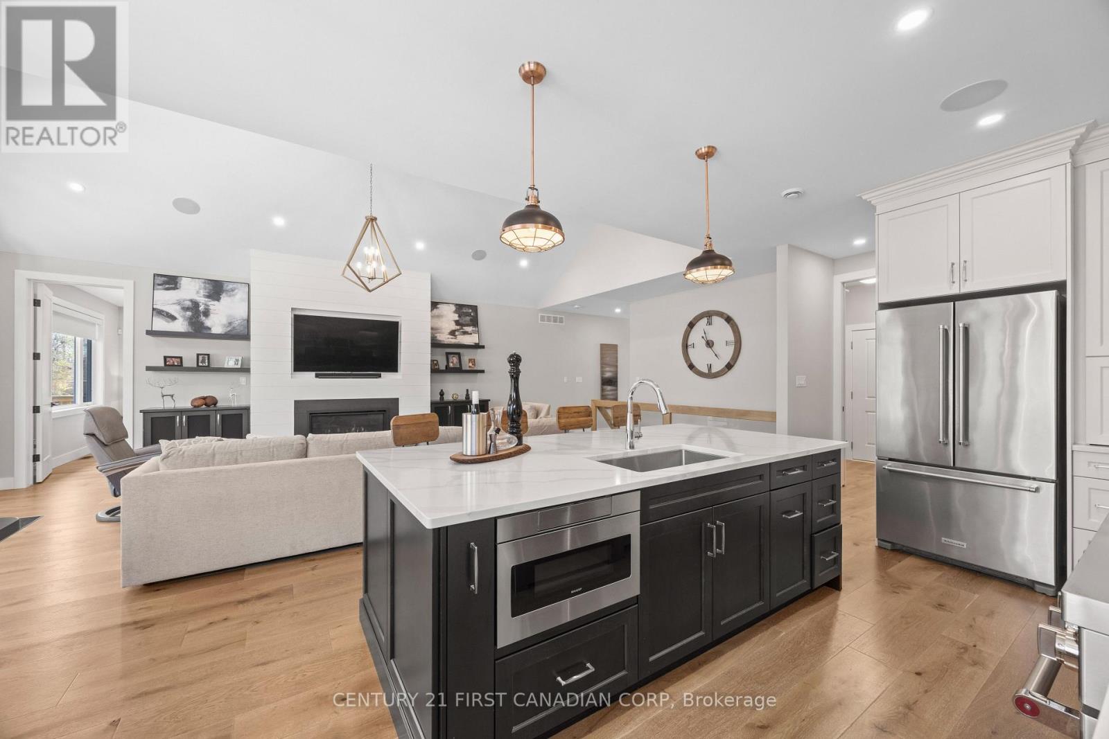 65 Deerfield Road, Lambton Shores, Ontario  N0M 1T0 - Photo 11 - X13116888