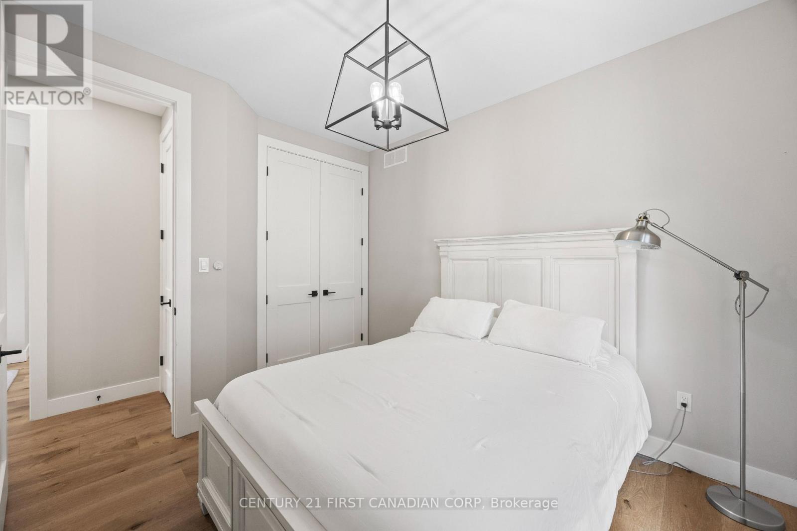 65 Deerfield Road, Lambton Shores, Ontario  N0M 1T0 - Photo 18 - X13116888