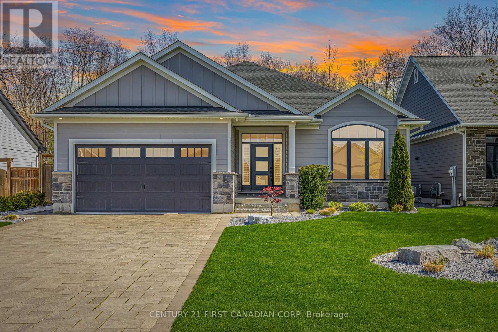 65 Deerfield Road, Lambton Shores, Ontario  N0M 1T0 - Photo 2 - X13116888