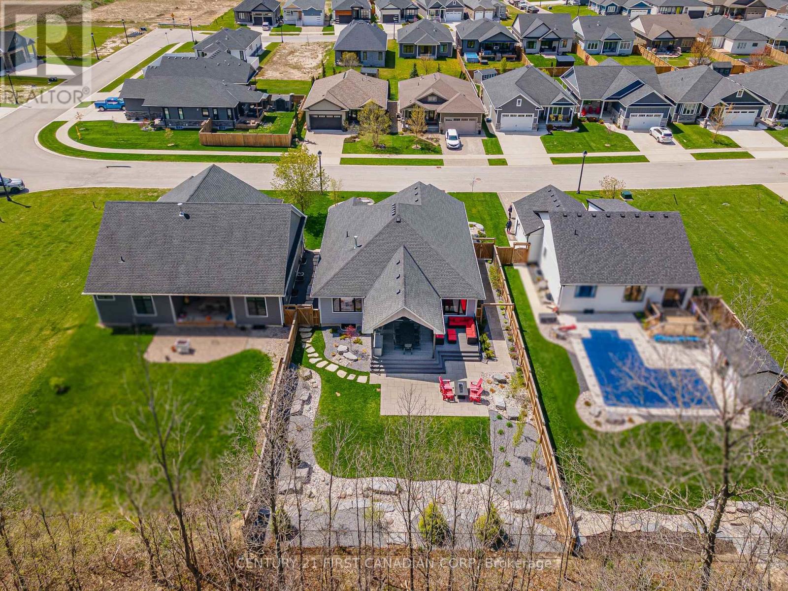65 Deerfield Road, Lambton Shores, Ontario  N0M 1T0 - Photo 45 - X13116888