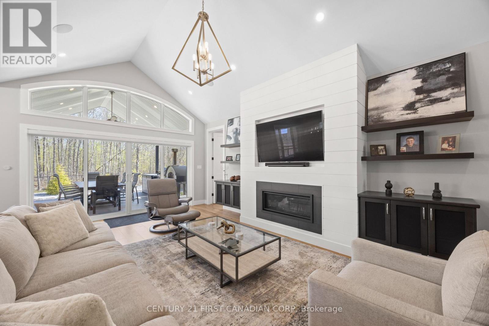 65 Deerfield Road, Lambton Shores, Ontario  N0M 1T0 - Photo 6 - X13116888