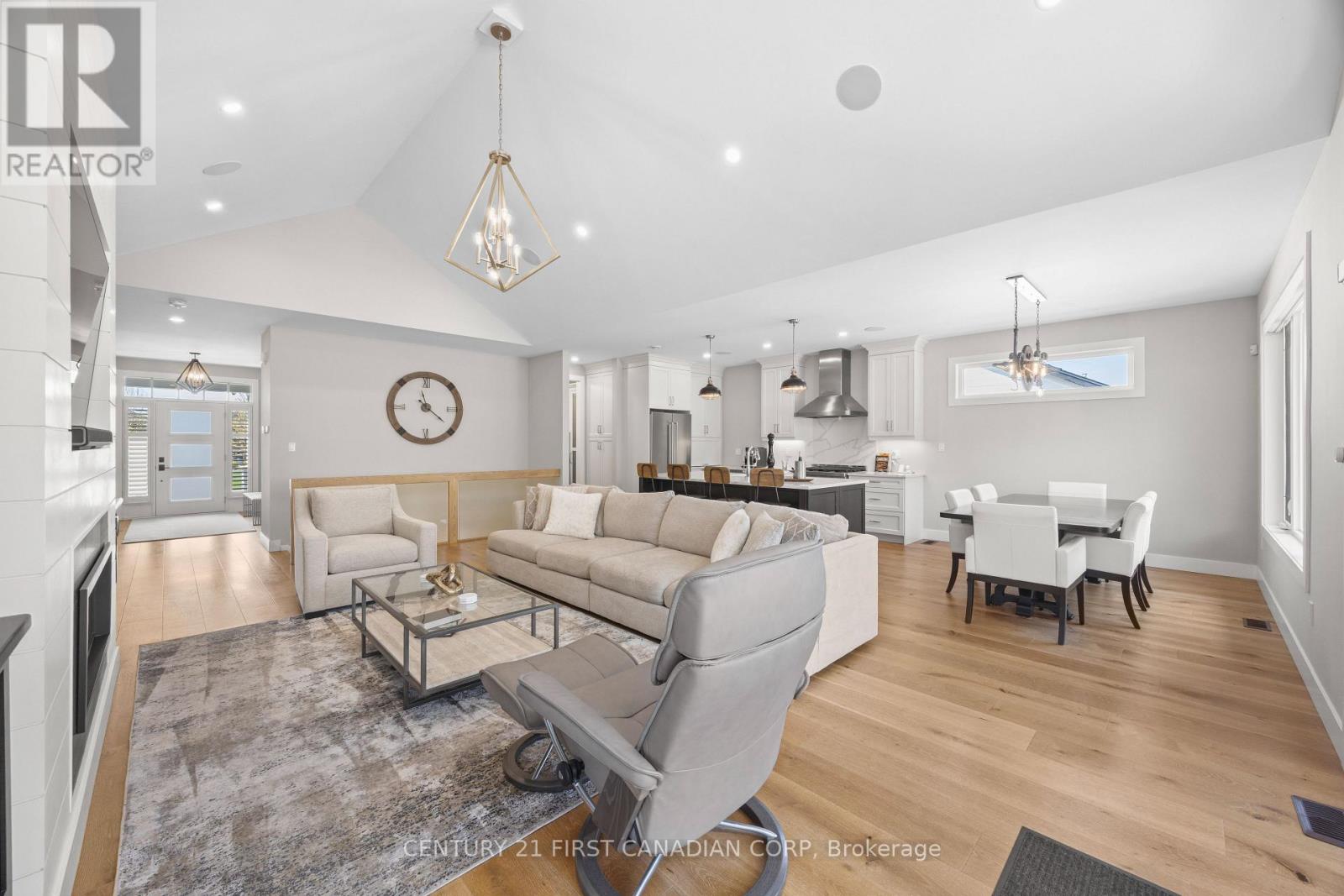 65 Deerfield Road, Lambton Shores, Ontario  N0M 1T0 - Photo 7 - X13116888