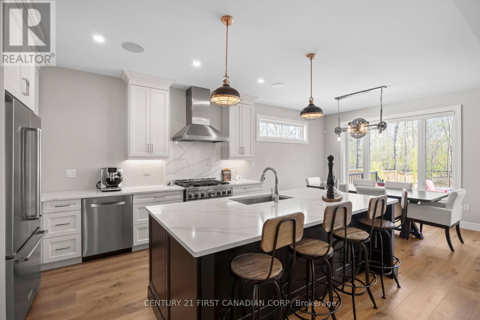 65 Deerfield Road, Lambton Shores, Ontario  N0M 1T0 - Photo 9 - X13116888