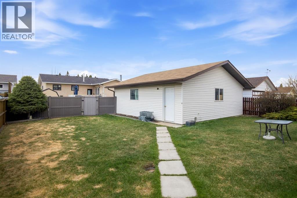 5626 57 Avenue, Olds, Alberta  T4H 1K2 - Photo 38 - A2309173