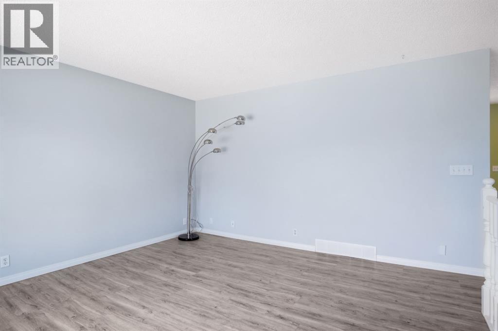 5626 57 Avenue, Olds, Alberta  T4H 1K2 - Photo 8 - A2309173