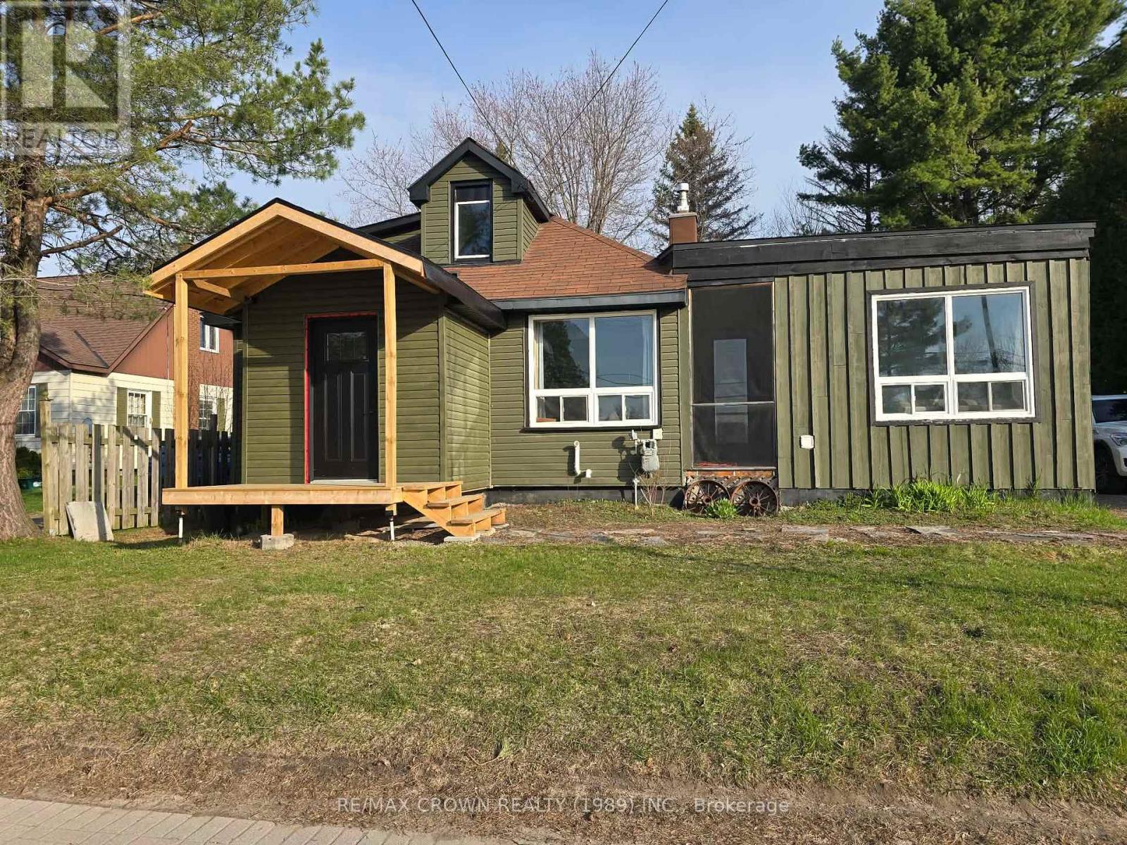 156 Main Street, Sundridge, Ontario  P0A 1Z0 - Photo 2 - X12770964