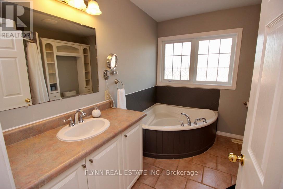 4636 Belfast Avenue, Niagara Falls, Ontario  L2H 1P3 - Photo 19 - X13116590