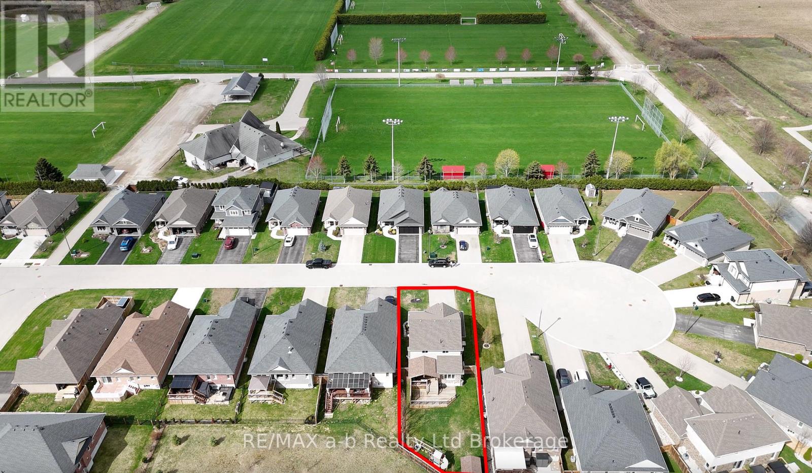 16 Nancy Court, Tillsonburg, Ontario  N4G 4G8 - Photo 2 - X13116700