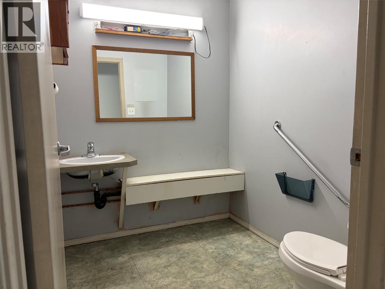 2209 48 Avenue Unit# A, Vernon, British Columbia  V1T 3P9 - Photo 5 - 10387085
