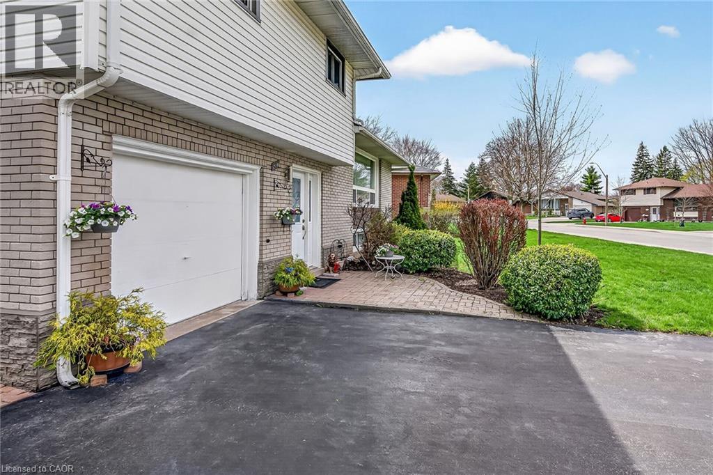210 Columbia Drive, Hamilton, Ontario  L9C 3Y6 - Photo 4 - 40822775