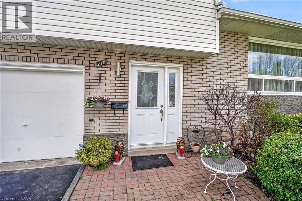 210 Columbia Drive, Hamilton, Ontario  L9C 3Y6 - Photo 5 - 40822775