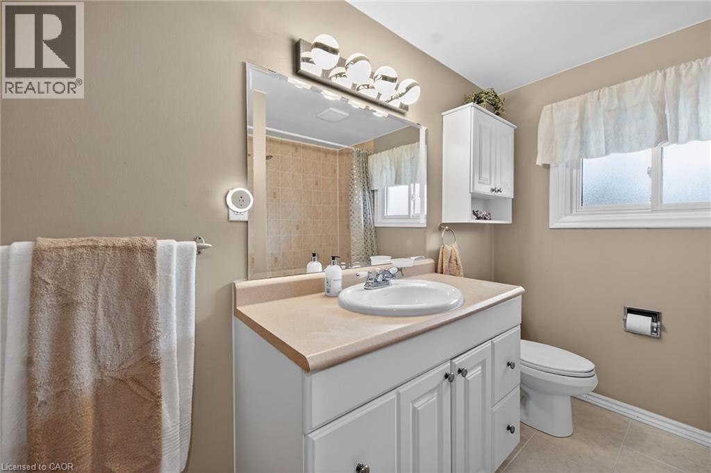 210 Columbia Drive, Hamilton, Ontario  L9C 3Y6 - Photo 24 - 40822775