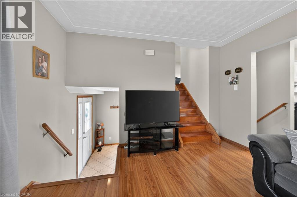 210 Columbia Drive, Hamilton, Ontario  L9C 3Y6 - Photo 19 - 40822775