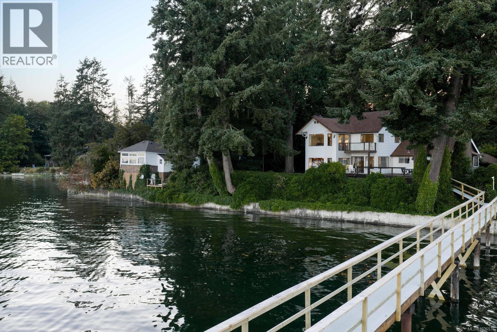 6007 Sooke Rd, Sooke, British Columbia  V9Z 0C1 - Photo 2 - 1036576