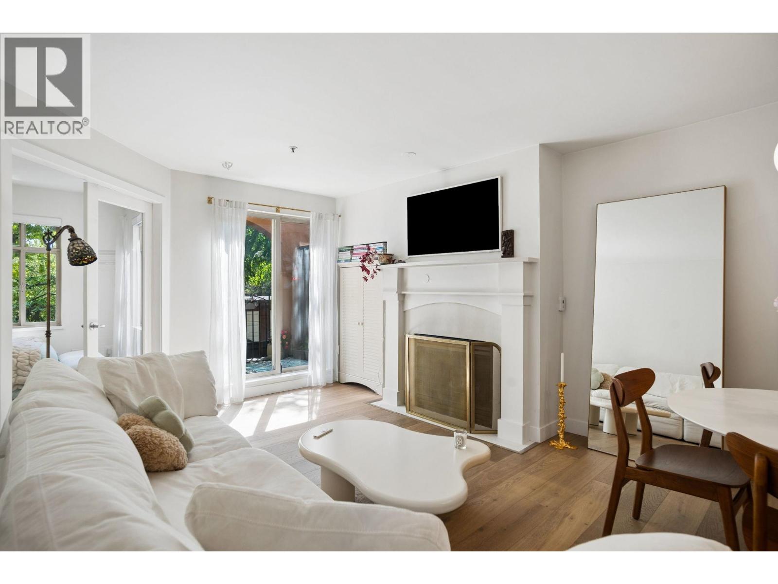 15 3036 W 4th Avenue, Vancouver, British Columbia  V6K 1R4 - Photo 3 - R3122455