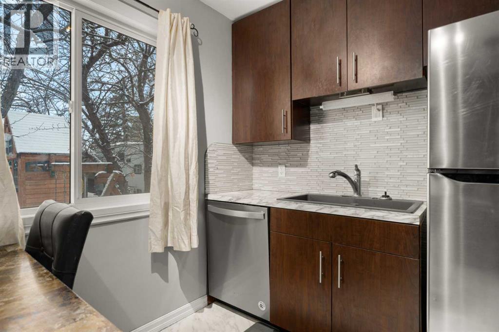 2219 41 Street SE, Calgary, Alberta  T2B 1C8 - Photo 4 - A2288693