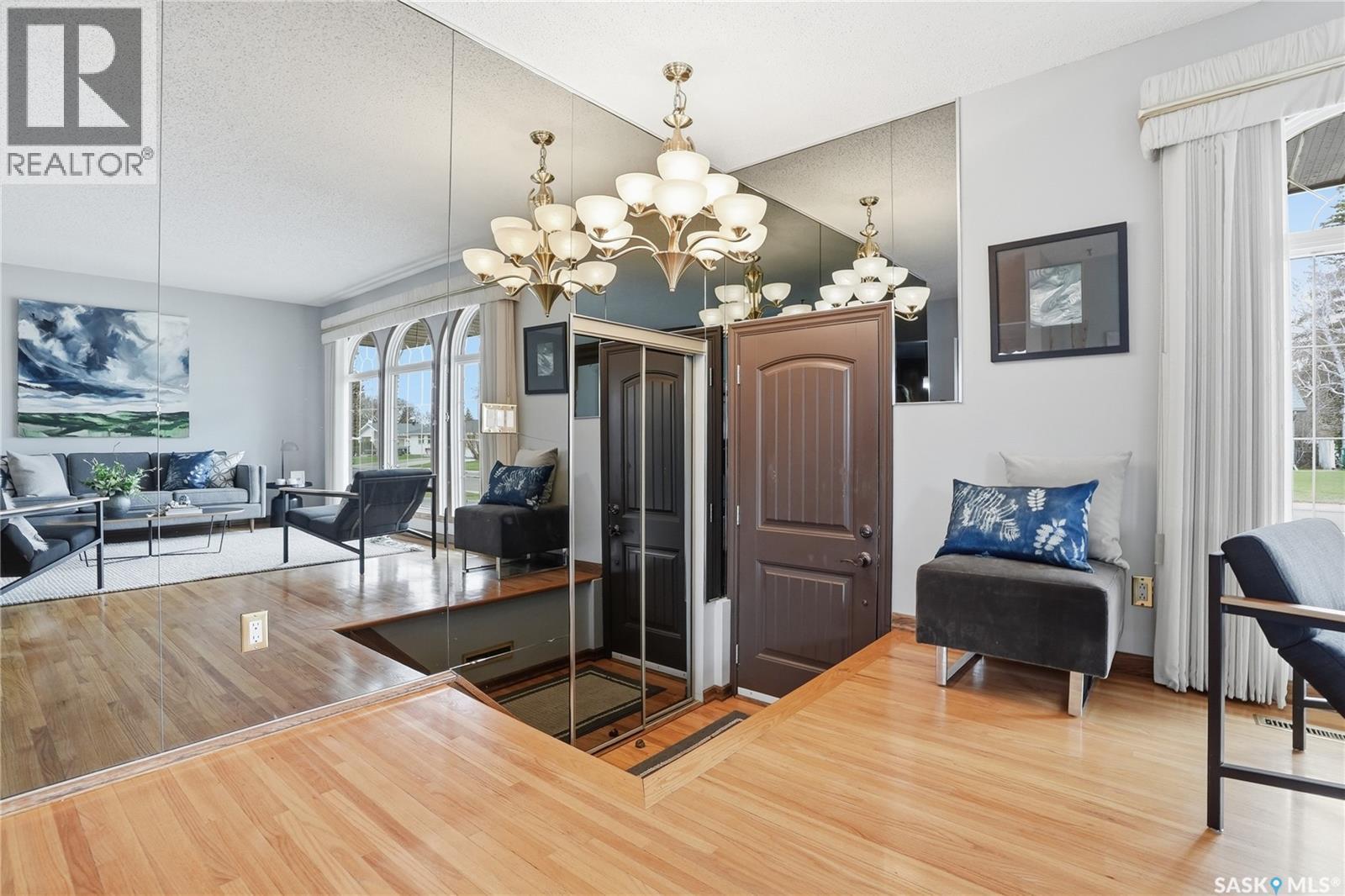36 Morris Drive, Saskatoon, Saskatchewan  S7L 3T9 - Photo 2 - SK035552