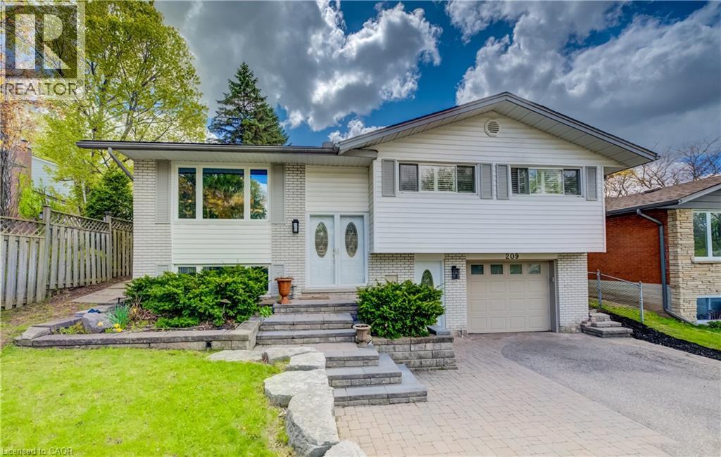 209 Willowdale Avenue, Waterloo, Ontario  N2J 3M2 - Photo 1 - 40829348