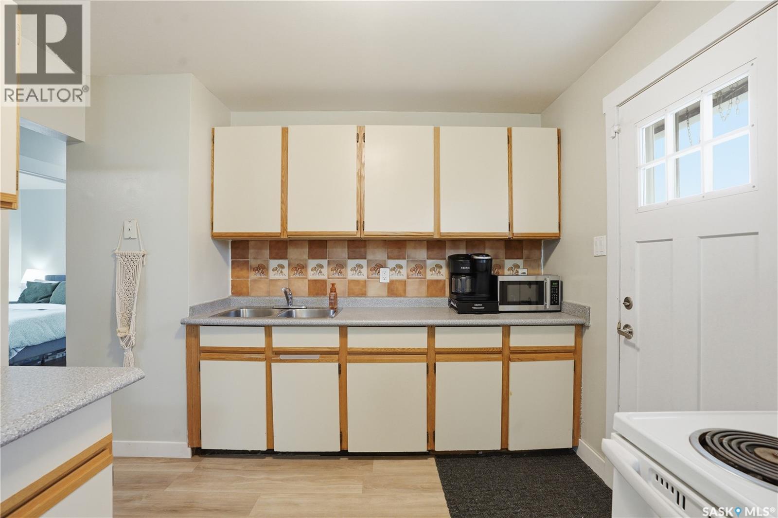 437 W Avenue N, Saskatoon, Saskatchewan  S7L 3G9 - Photo 11 - SK035682