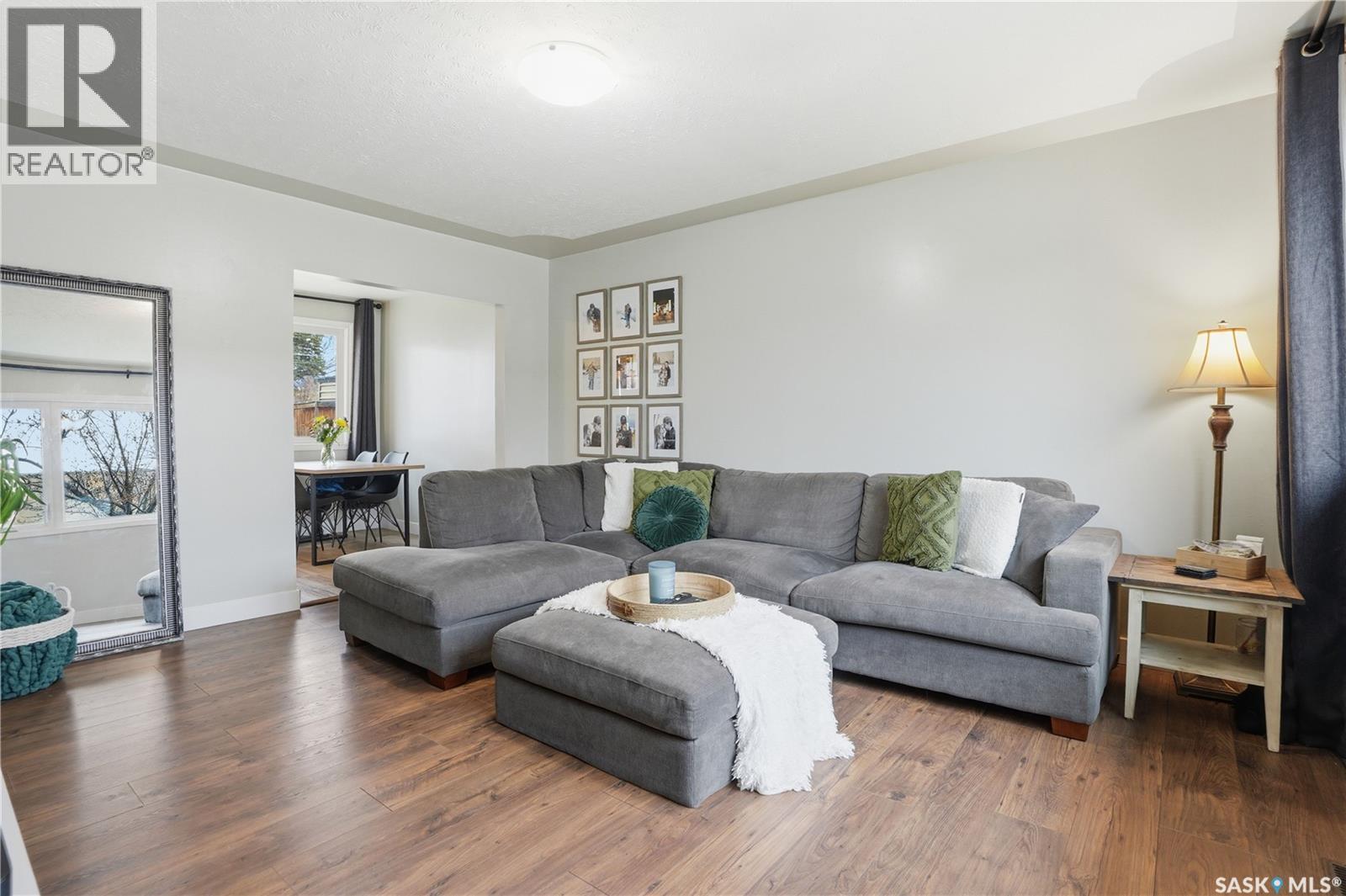 437 W Avenue N, Saskatoon, Saskatchewan  S7L 3G9 - Photo 2 - SK035682