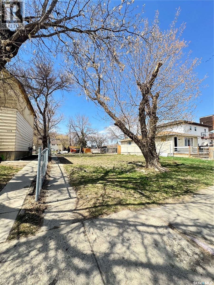 1128 Angus Street, Regina, Saskatchewan  S4T 1Y5 - Photo 3 - SK035626