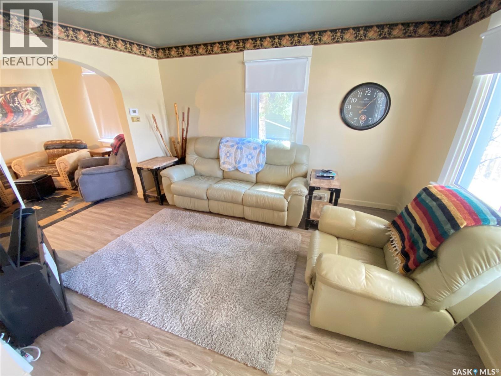 189 Seventh Avenue N, Yorkton, Saskatchewan  S3N 0X3 - Photo 3 - SK035614