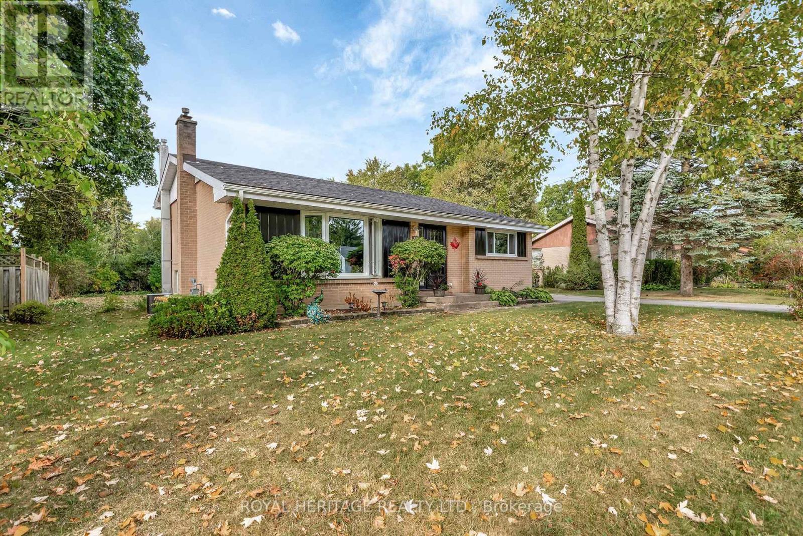32 Glen Road, Belleville, Ontario  K8P 4G1 - Photo 1 - X12847558
