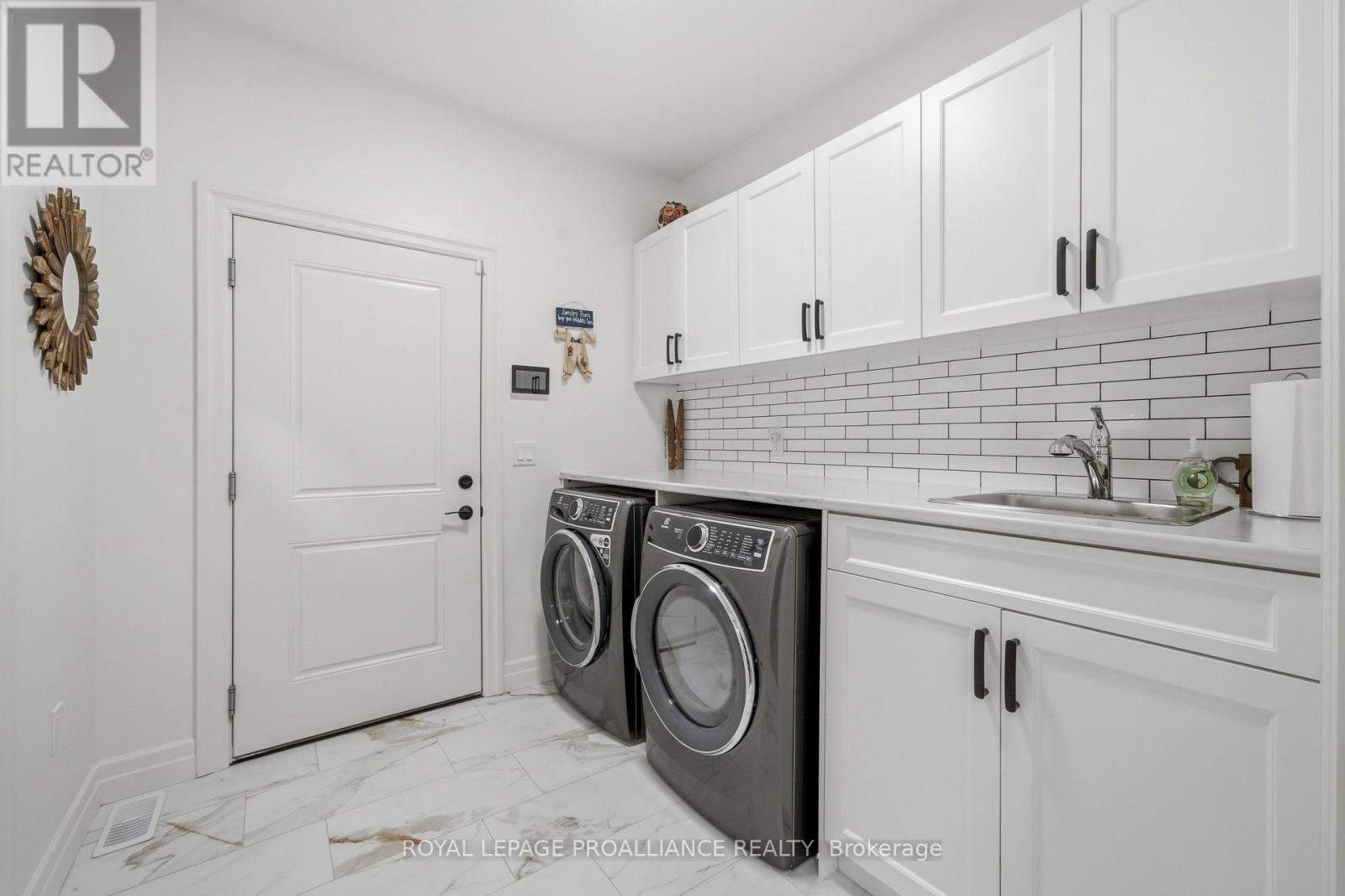 48 Deerview Drive, Quinte West, Ontario  K8V 0L8 - Photo 19 - X12950552