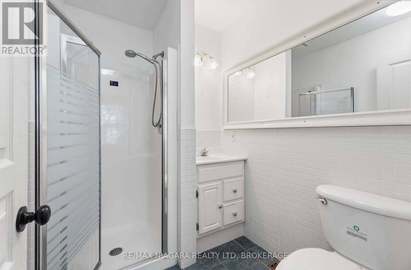 696 Lakeshore Road, Fort Erie, Ontario  L2A 1C1 - Photo 12 - X13099538