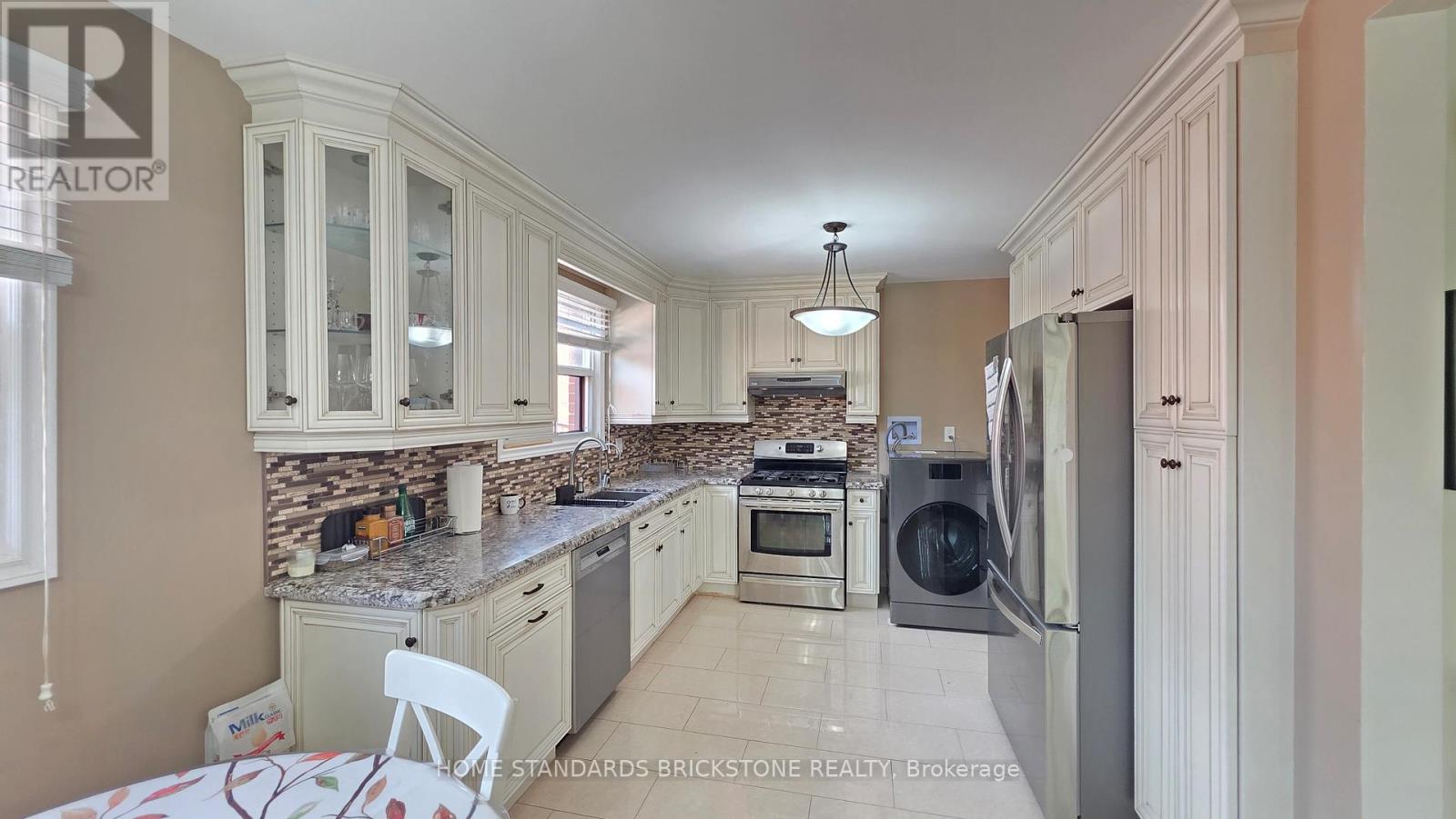 142 Cactus Avenue, Toronto (Newtonbrook West), Ontario  M2R 2V2 - Photo 4 - C13116712