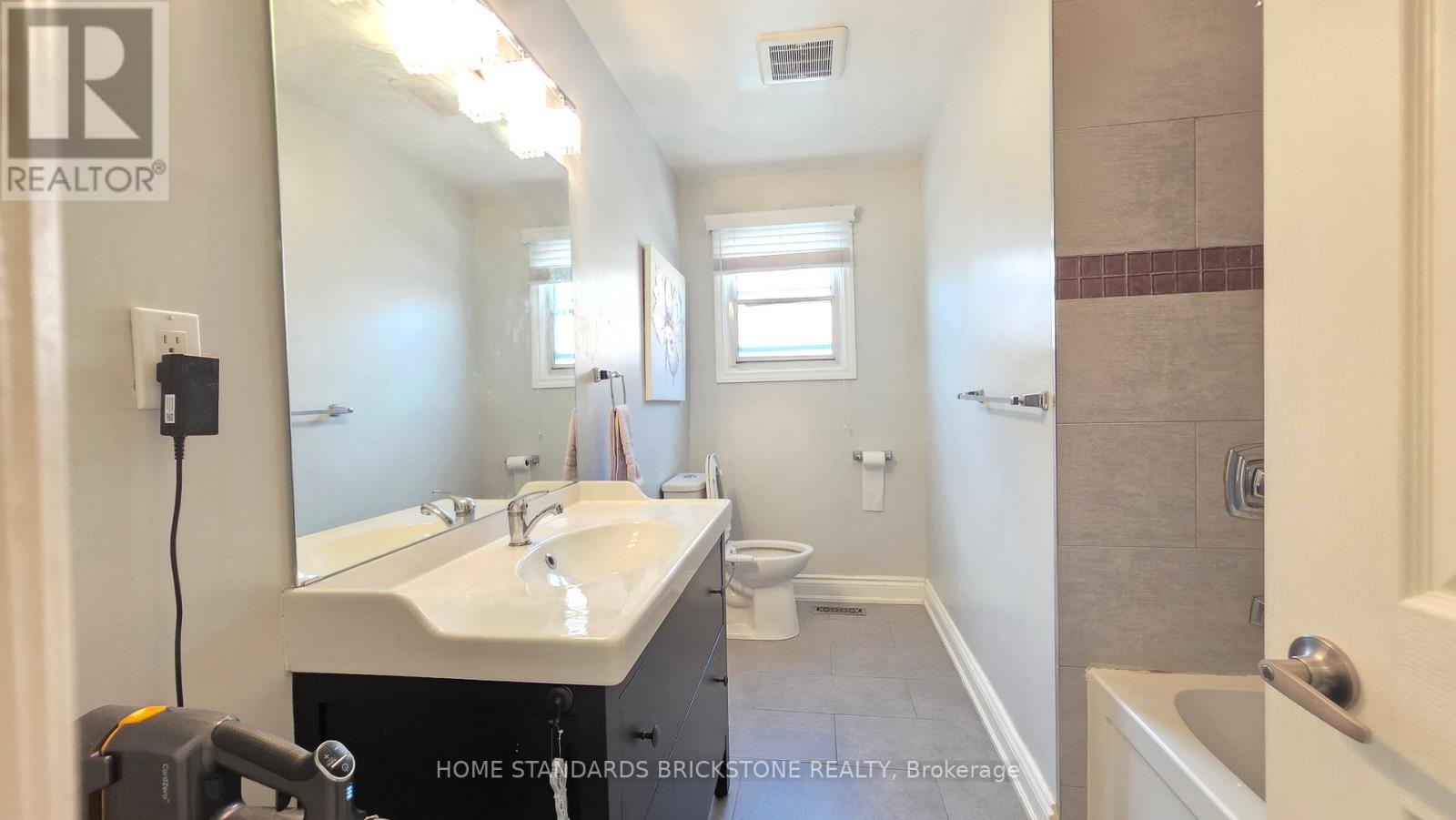 142 Cactus Avenue, Toronto (Newtonbrook West), Ontario  M2R 2V2 - Photo 8 - C13116712