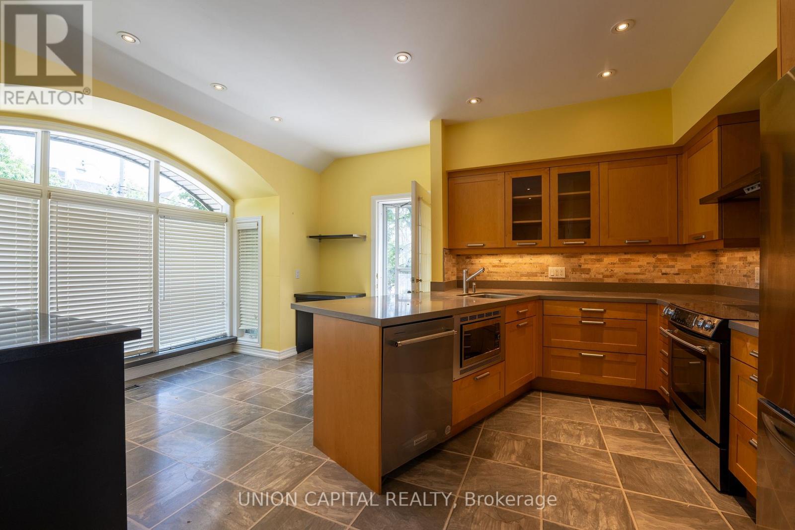 1 - 230 St. George Street, Toronto, Ontario  M5R 2N5 - Photo 6 - C13116790