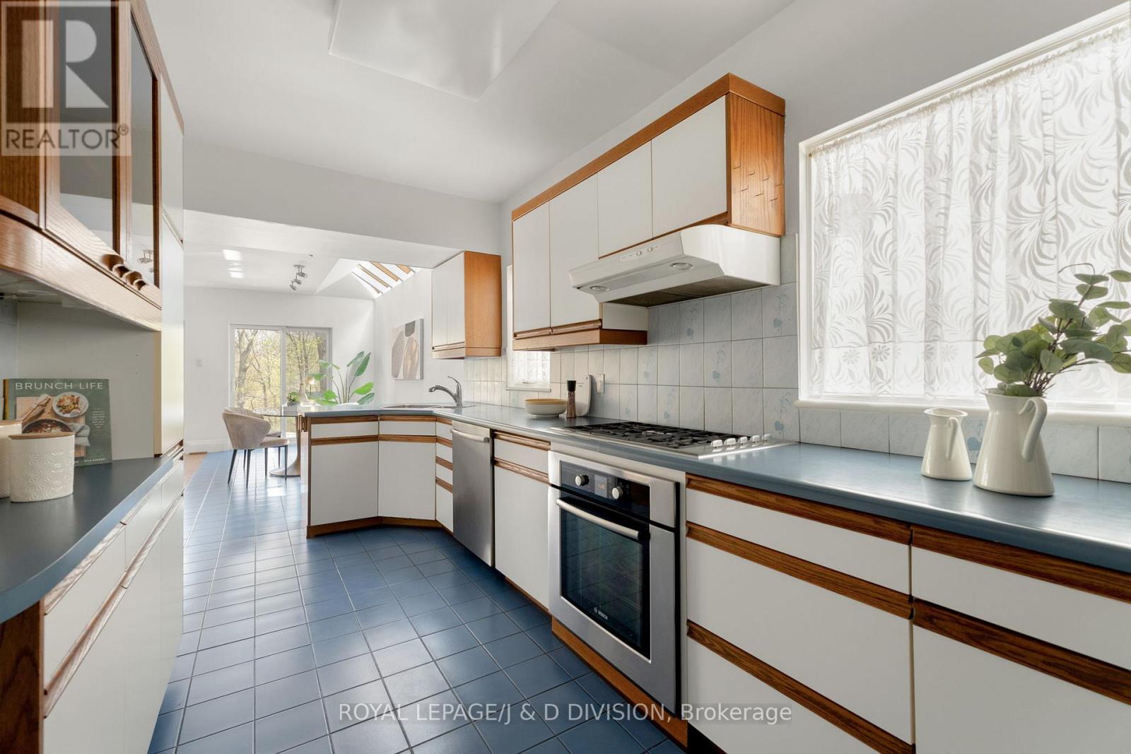 183 Hudson Drive, Toronto, Ontario  M4T 2K7 - Photo 11 - C13116870