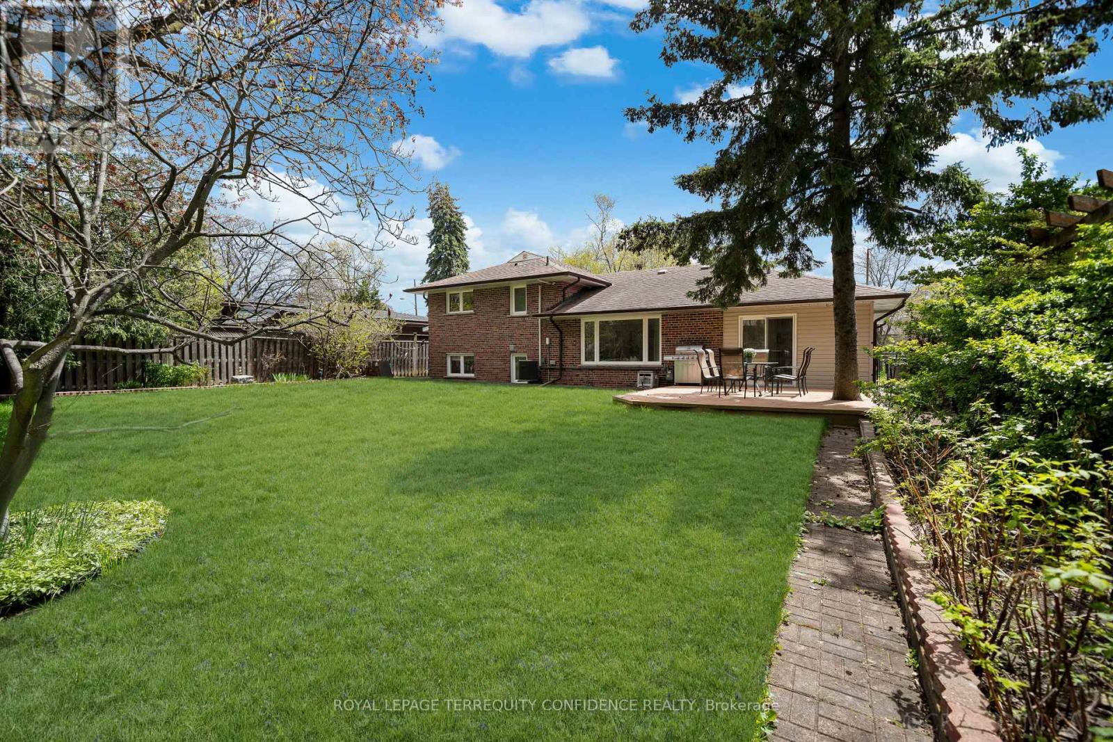 12 Finchurst Drive, Toronto, Ontario  M2R 1K9 - Photo 32 - C13116948