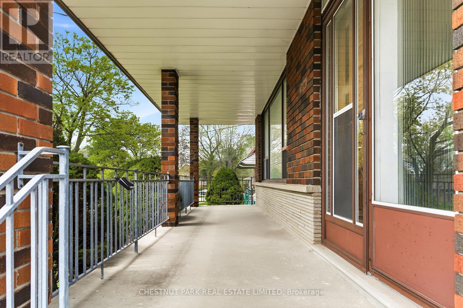 154 Sweeney Drive, Toronto, Ontario  M4A 1V2 - Photo 3 - C13116960