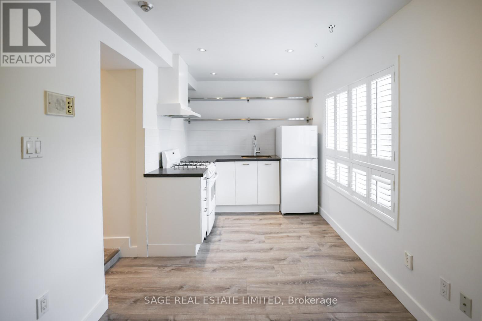 2 - 8 Brookmount Road, Toronto, Ontario  M4L 3N1 - Photo 2 - E13116644