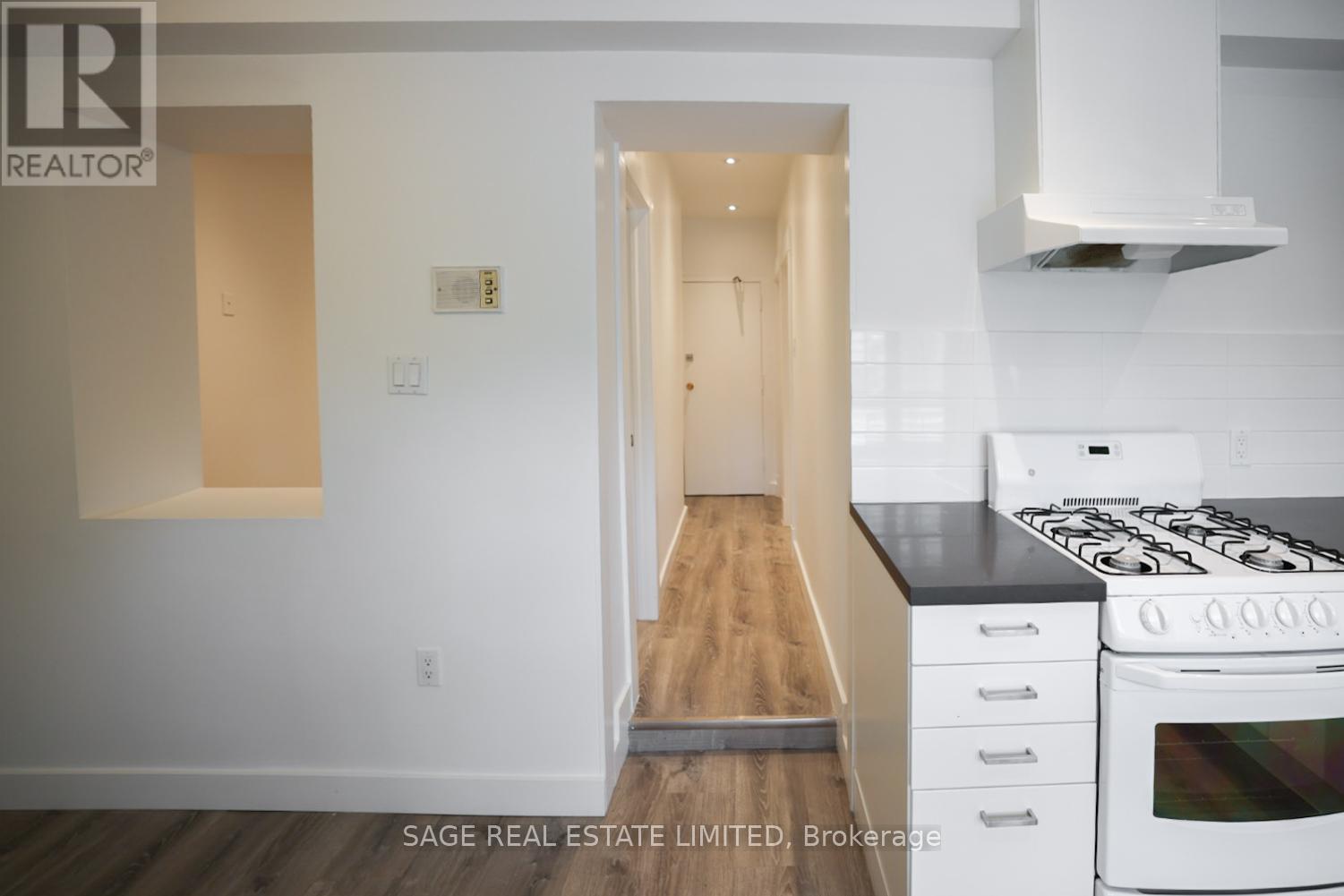 2 - 8 Brookmount Road, Toronto, Ontario  M4L 3N1 - Photo 9 - E13116644