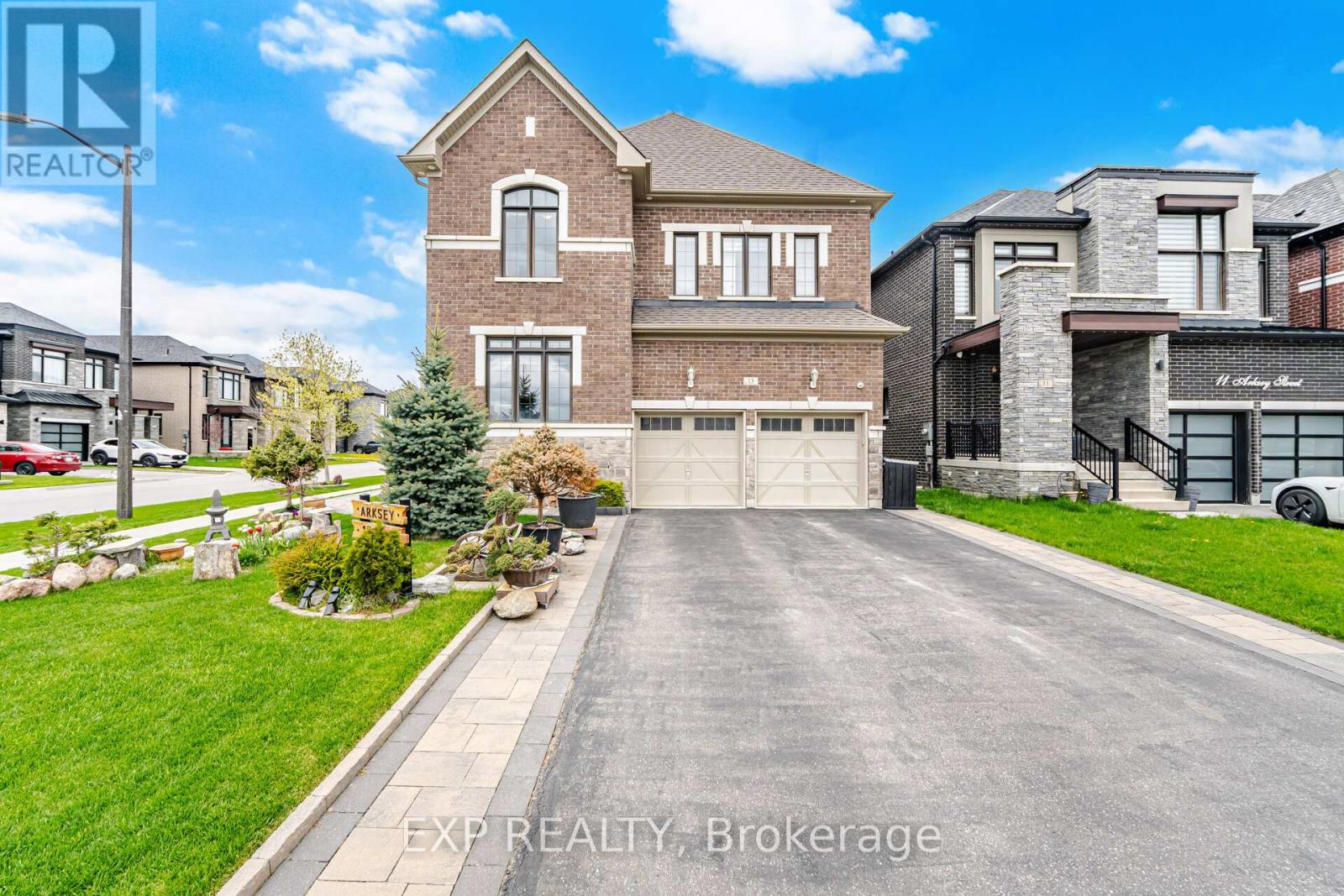 13 Arksey Street, Whitby, Ontario  L1P 0G5 - Photo 3 - E13116672