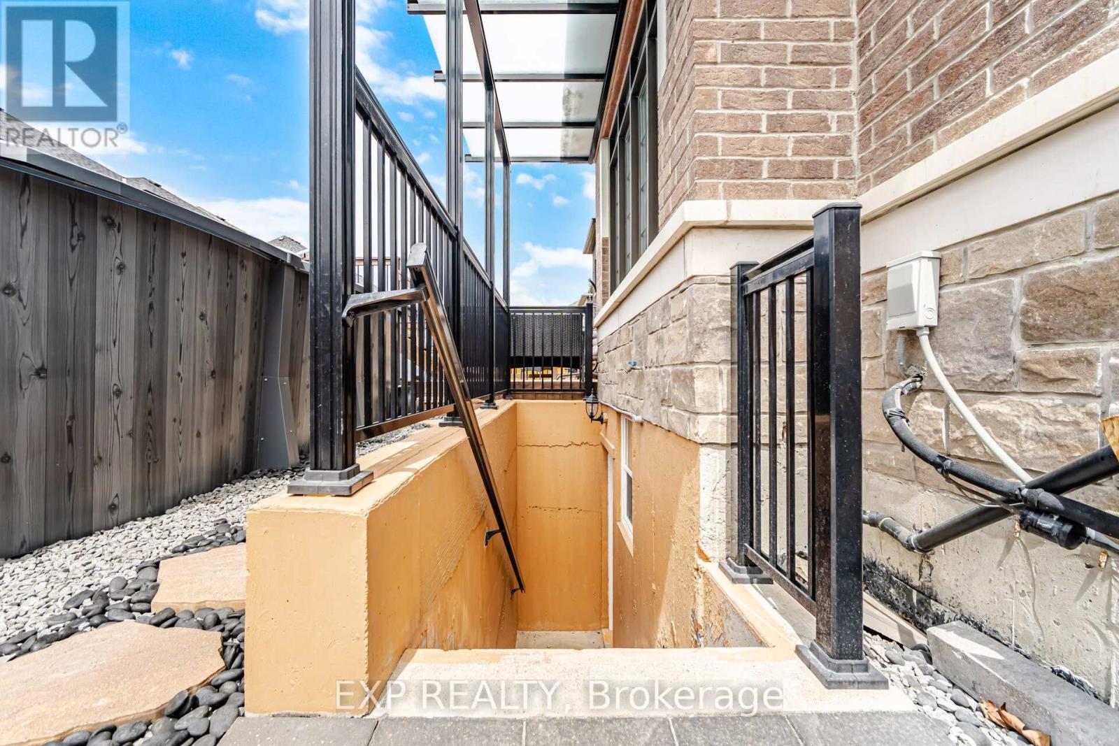 13 Arksey Street, Whitby, Ontario  L1P 0G5 - Photo 33 - E13116672