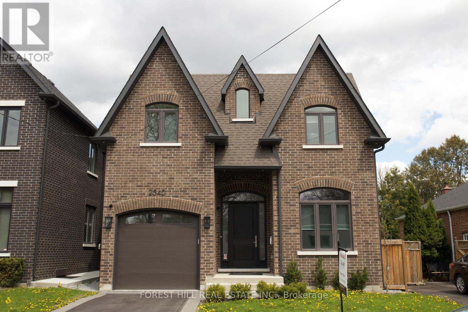 2540 St Clair Avenue E, Toronto, Ontario  M4B 1M1 - Photo 1 - E13116780