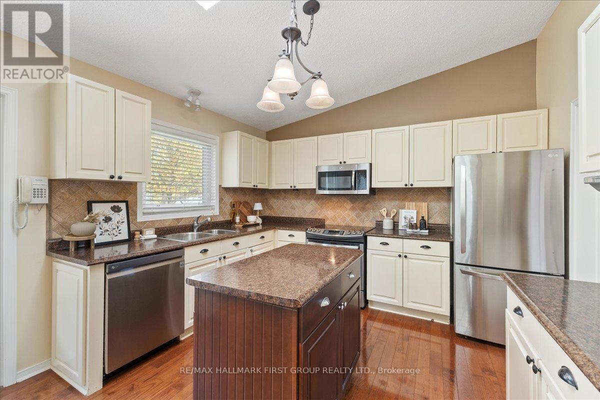 593 Prestwick Drive, Oshawa, Ontario  L1J 7P5 - Photo 14 - E13116874