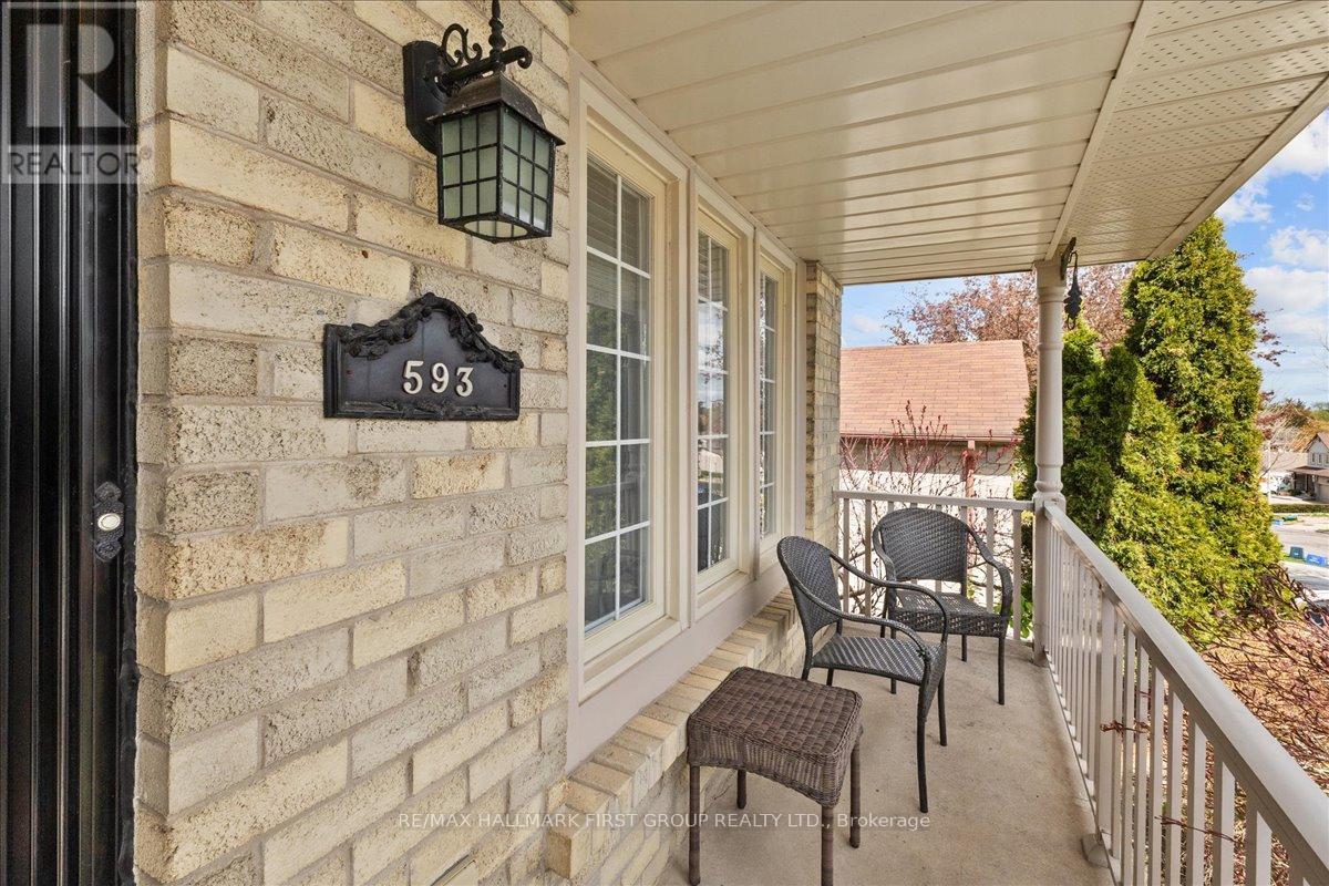 593 Prestwick Drive, Oshawa, Ontario  L1J 7P5 - Photo 4 - E13116874